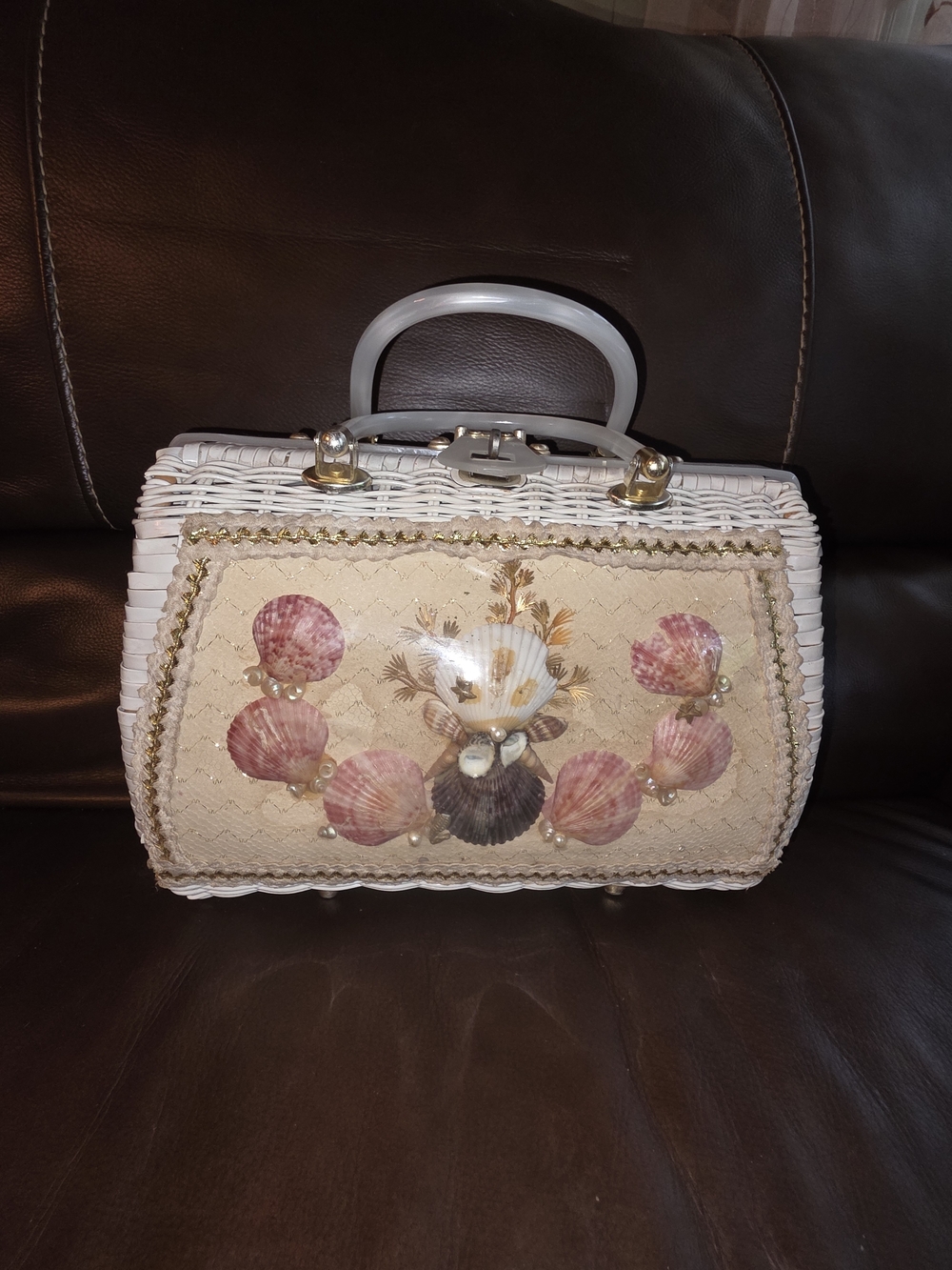 Vintage White Wicker Seashell Accent Handbag